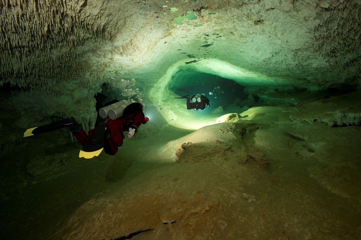 worlds biggest flooded cave found in mexico
