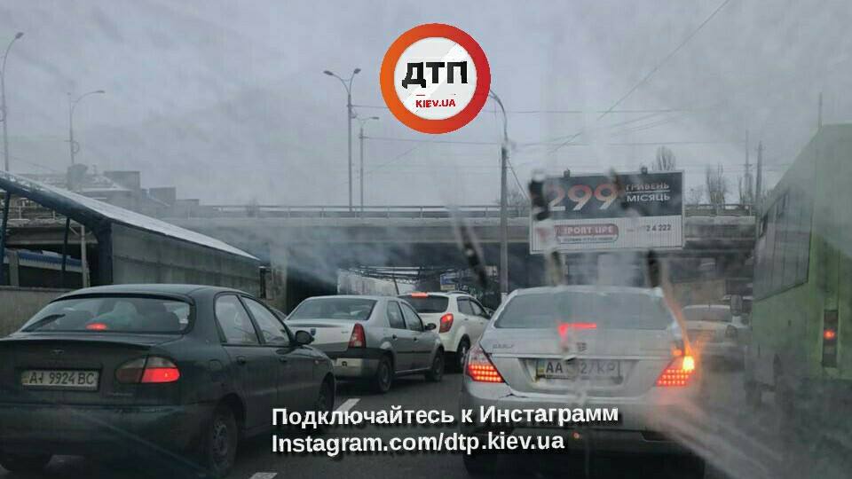 Роботи з розбирання металевої конструкції завершені / фото facebook.com/dtp.kiev.ua Роботи з розбирання металевої конструкції завершені / фото facebook.com/dtp.kiev.ua