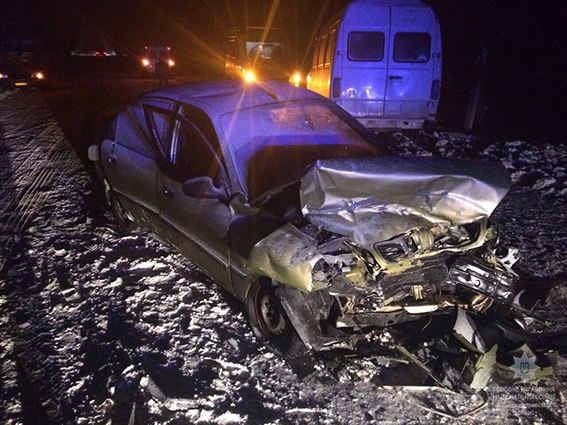 На Днепропетровщине произошло ДТП с участием трех автомобилей / фото dp.npu.gov.ua На Днепропетровщине произошло ДТП с участием трех автомобилей / фото dp.npu.gov.ua