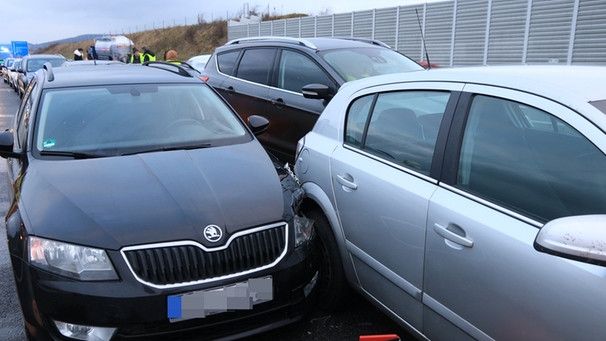 На автобані в Баварії зіткнулися 17 машин / BR На автобані в Баварії зіткнулися 17 машин / BR