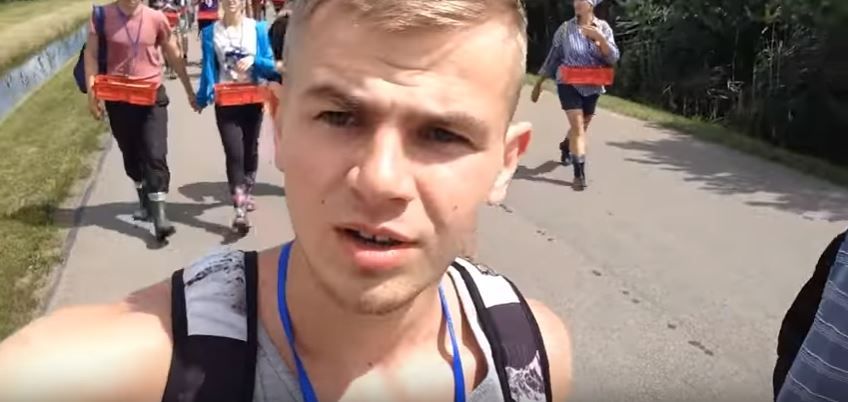 У відеоблозі українець розповів про усі труднощі заробітчан у Польщі / скріншот У відеоблозі українець розповів про усі труднощі заробітчан у Польщі / скріншот