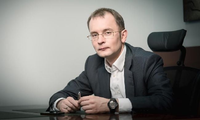 Макар Пасенюк веде багато угод, пов'язаних з бізнес-структурами президента країни / фото ICU Макар Пасенюк веде багато угод, пов'язаних з бізнес-структурами президента країни / фото ICU