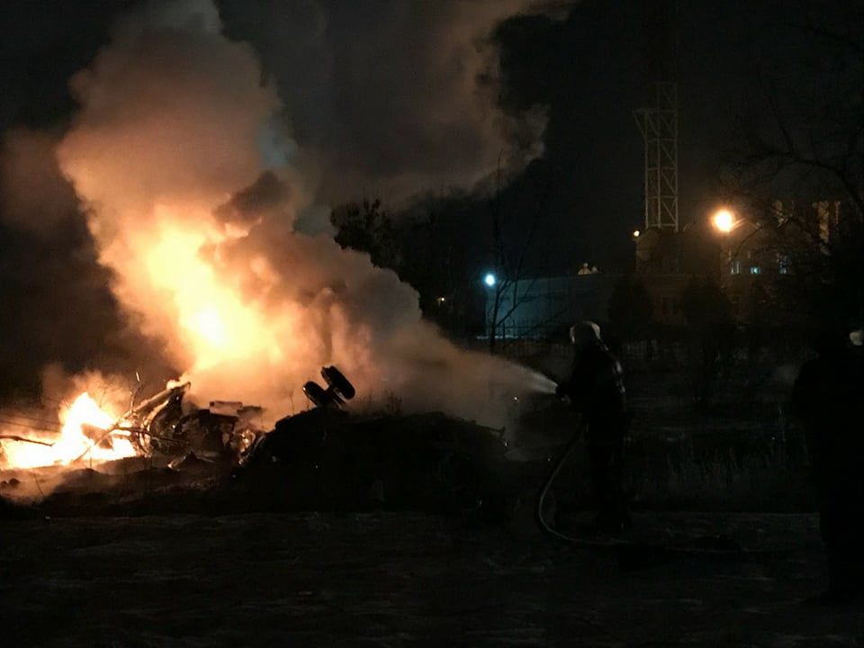 За фактом падіння гелікоптера в Кременчуці відкрито кримінальне провадження / фото dsns.gov.ua За фактом падіння гелікоптера в Кременчуці відкрито кримінальне провадження / фото dsns.gov.ua