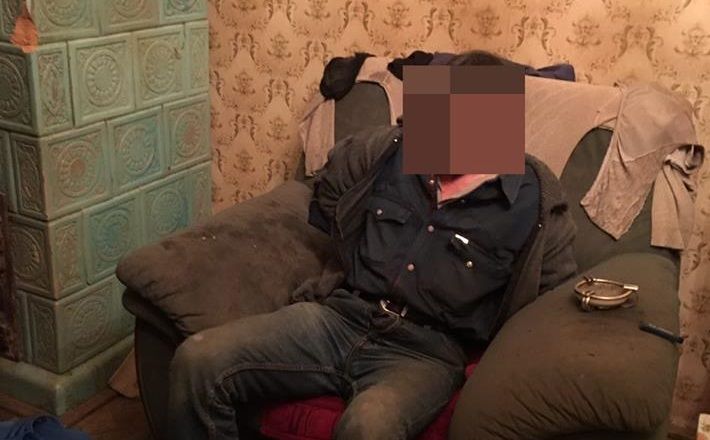 Сховатися у шафі не вдалося / Фото facebook.com/lvivpolice Сховатися у шафі не вдалося / Фото facebook.com/lvivpolice