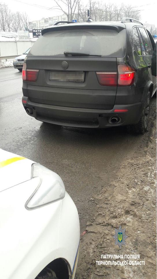 У Тернополі затримали водія BMW Х5, який систематично їздить у стані наркотичного сп’яніння У Тернополі затримали водія BMW Х5, який систематично їздить у стані наркотичного сп’яніння