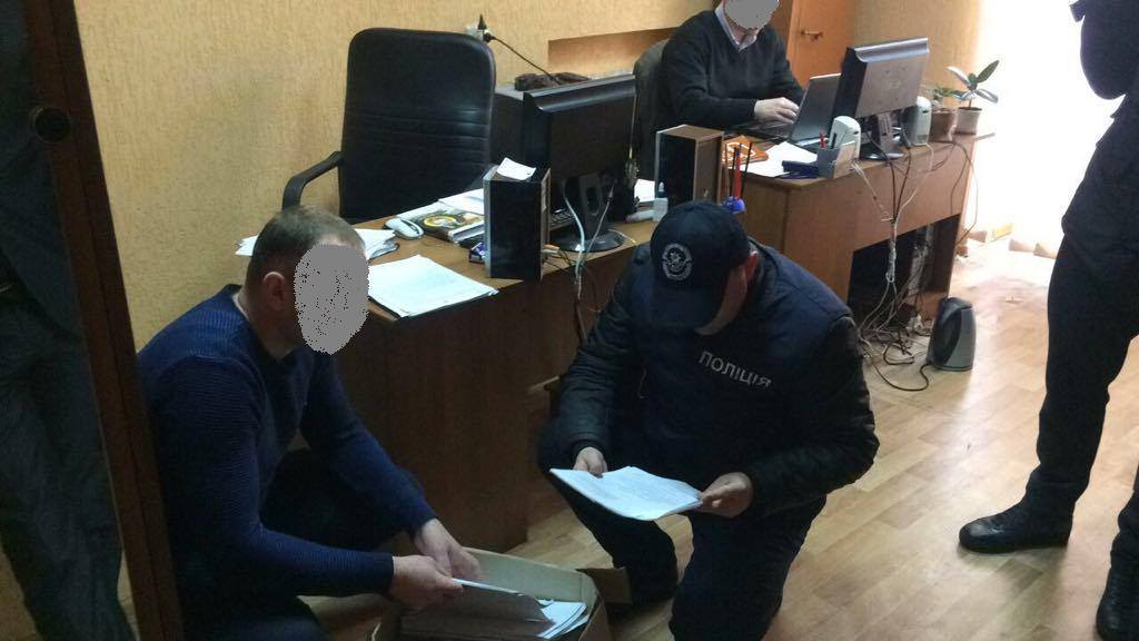 На Київщині викрили посадовця-корупціонера / Facebook. Лариса Сарган На Київщині викрили посадовця-корупціонера / Facebook. Лариса Сарган