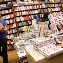 Тотальный хаос, всеобщее неуважение и нежелание быть президентом: в США набирает популярность скандальный бестселлер о Трампе