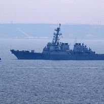 Командующий ВМС объяснил, почему каждое появление эсминца США в Черном море вызывает в РФ панику