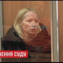 В Днепре суд оставил женщину, напавшую с молотком на бойца АТО, под арестом еще на 2 месяца (видео)