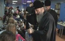 Митрополит Онуфрій відвідав маленьких пацієнтів Національного інституту раку