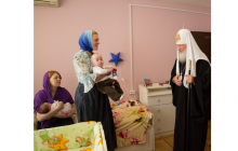 В РПЦ готовы воспитывать детей, чьи матери находятся в кризисных ситуациях