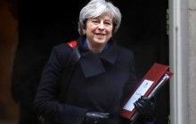 Министры и члены королевской семьи не будут присутствовать на ЧМ-2018 в России - премьер Великобритании