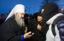 Віруючі УПЦ гуртуються у Фейсбуці, щоб захистити Києво-Печерську лавру, якщо знадобиться