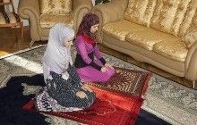 Для мусульманок випустили відеопосібник із звершення намазу в домашніх умовах