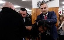 Активістку Femen, що накинулася з голими грудьми на президента Чехії, затримали на 48 годин