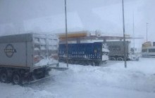 Фури окупували заправки: очевидець розповів про сніговий затор на Одеській трасі