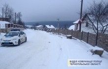 На Тернопільщині катання на прив'язаних до авто санях завершилося загибеллю 22-річної дівчини