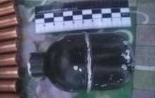 В Харькове на детской площадке задержали мужчину с гранатой и патронами