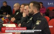 Погуляли на славу: вечеринка полицейских в Херсоне закончилась избиением и падением гостей с 5-го этажа (видео)