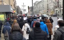 На забастовке избирателей Навального в центре Москвы спели известную песню о Путине (видео)