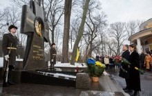 Бой под Крутами на века вперед заложил основы украинской государственности - Порошенко (фото, видео)