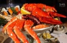 Королевский краб и черная икра: журналисты узнали самые дорогие блюда в элитных ресторанах Киева (видео)