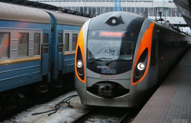 В "Укрзалізниці" повідомили про знеструмлення низки залізничних дільниць у кількох областях