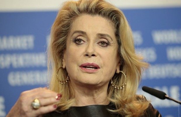 Легендарную Катрин Денев госпитализировали во Франции - СМИ