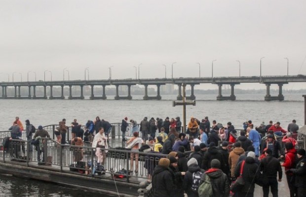 Купання на Водохреще: лікар розповів, кому особливо небезпечно пірнати в ополонку (відео)