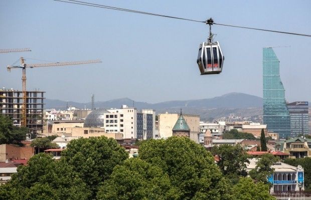 Украинцы пока не могут полететь в Грузию: продлен запрет на большинство авиарейсов