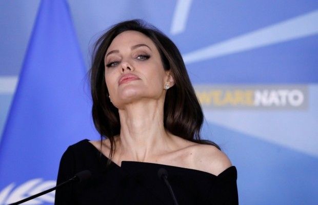 ЗМІ: Анджеліна Джолі закрутила роман з колишнім Кірстен Данст