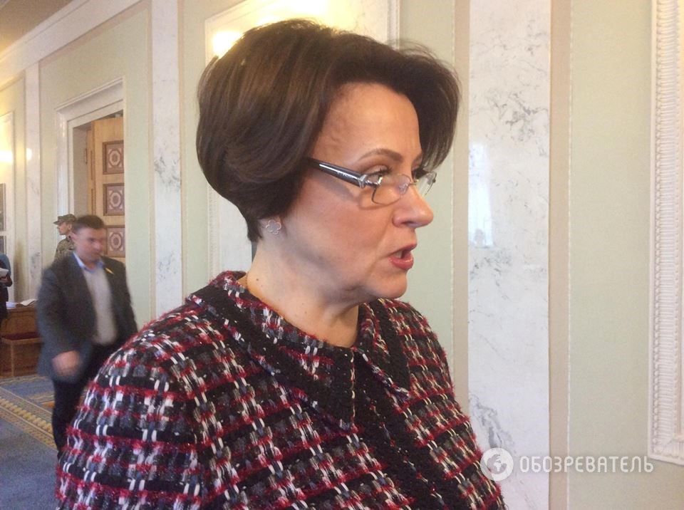 Нардеп від БПП прийшла в Раду в елітних сережках / фото Оглядач Нардеп від БПП прийшла в Раду в елітних сережках / фото Оглядач