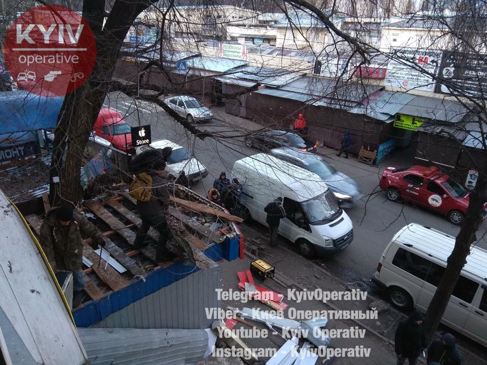 На Караваевых Дачах сносят Мафы / Facebook, Киев оперативный На Караваевых Дачах сносят Мафы / Facebook, Киев оперативный