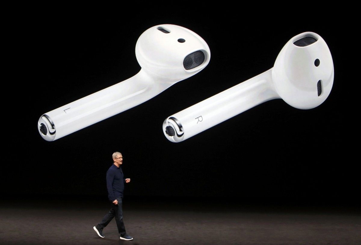 Apple AirPods / REUTERS