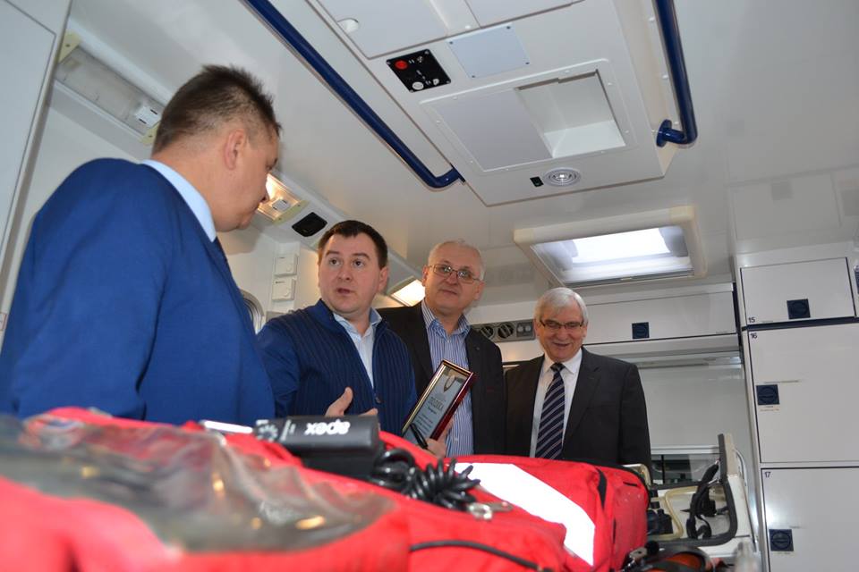 Новий реанімобіль марки Mersedes-Benz / фото УНІАН Новий реанімобіль марки Mersedes-Benz / фото УНІАН
