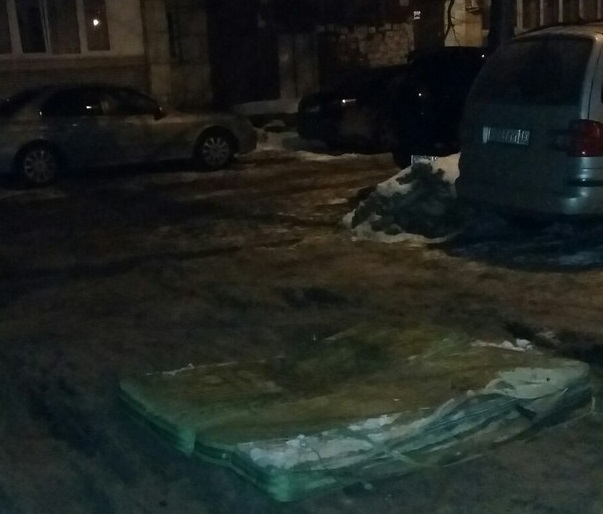 Наскільки ефективний такий ремонт, покаже час / фото bloknot-voronezh Наскільки ефективний такий ремонт, покаже час / фото bloknot-voronezh