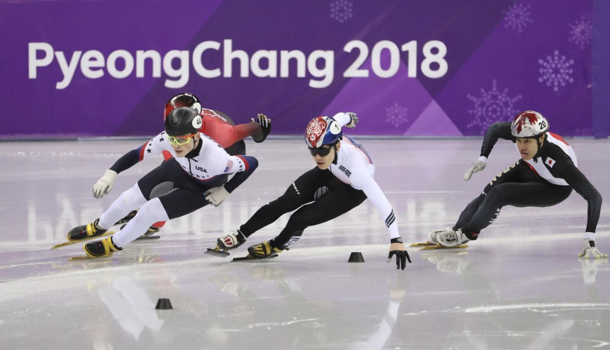 Канадец Жирар сенсационно выиграл олимпийский турнир в шорт-треке на 1500 метров / Reuters