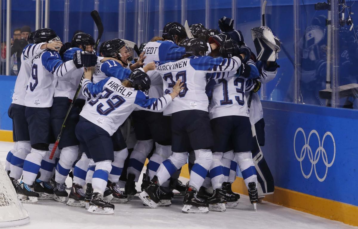 Збірна Фінляндії виграла бронзу олімпійського хокейного турніру у жінок / Reuters
