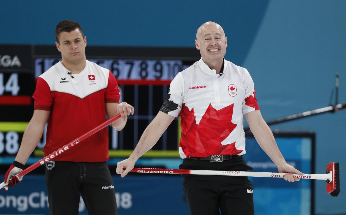 Збірна Швейцарії виграла бронзу Олімпіади в керлінгу / Reuters