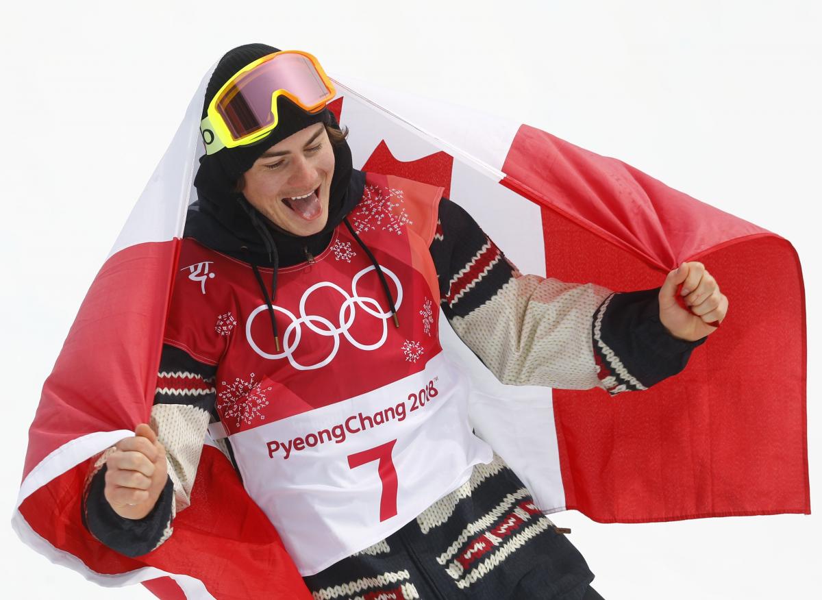 Канадський сноубордист Тутан ыиграл чоловічі змагання Ігор в біг-ейрі / Reuters