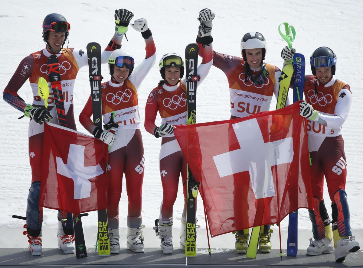 Збірна Швейцарії виграла олімпійський турнір у міксті у гірськолижників / Reuters