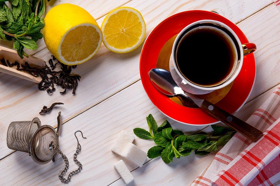 Не варто пити забагато чорного чаю / фото УНІАН
