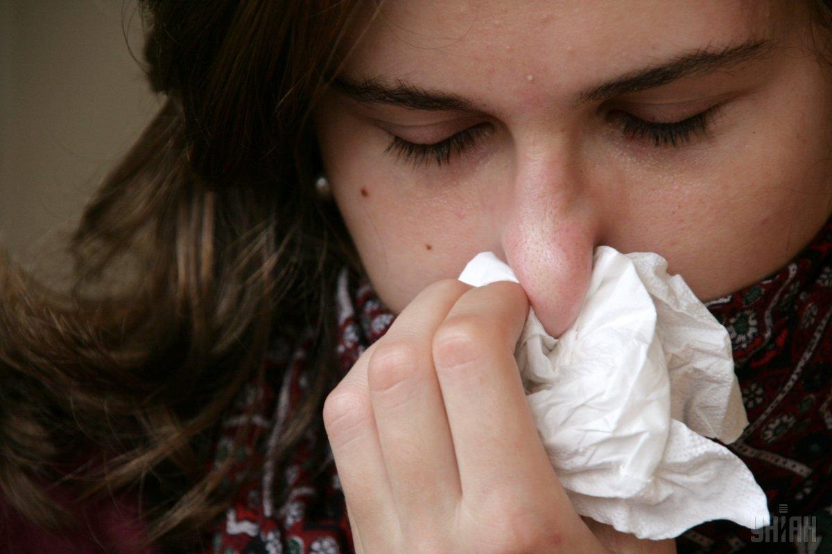 За последнюю неделю гриппом и ОРВИ заболели более 190 тысяч человек / фото УНИАН