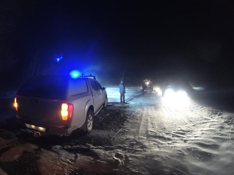 На Донетчине 30 автомобилей застряли в снежных заносах / ГСЧС