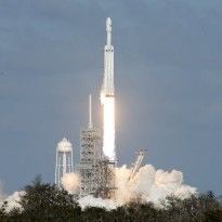 Daily Mail: SpaceX fires a Tesla Roadster (Photos)