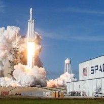 Исторический запуск Falcon Heavy не обошелся без накладок: произошло две ошибки