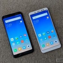 Xiaomi выпустила два новых безрамочных смартфона