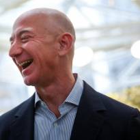Владелец Amazon за 15 минут стал богаче на $13 миллиардов