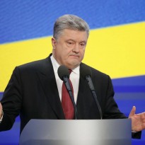 Порошенко просит Раду отменить е-декларирование для антикоррупционеров