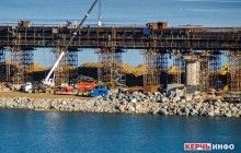 Промахнулись: у Крымского моста снова проблемы - строители не смогли состыковать металлические пролеты (фото)